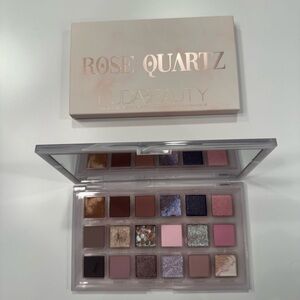 HUDA BEAUTY Rose Quartz Eyeshadow Palette (Swatched Once)